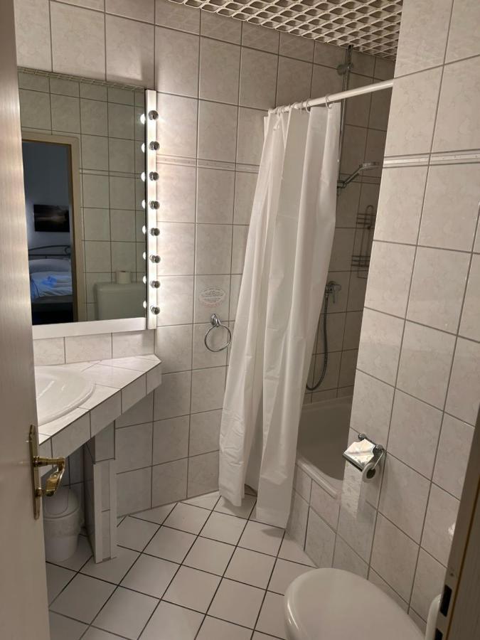 Hotel "Dream In" Heiligenhaus Exteriör bild