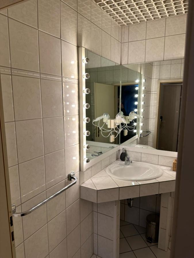 Hotel "Dream In" Heiligenhaus Exteriör bild