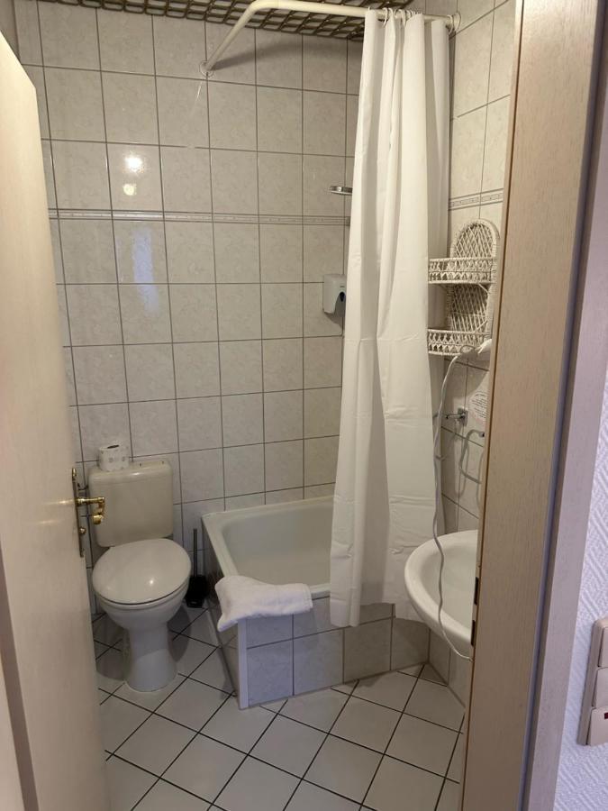 Hotel "Dream In" Heiligenhaus Exteriör bild